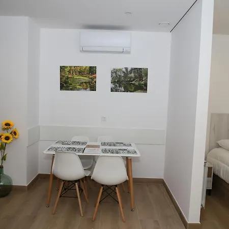 Turisticos Chans Do Carrasco S L U * 图伊