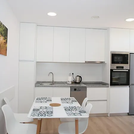 Turisticos Chans Do Carrasco S L U *